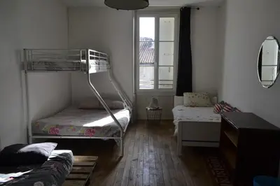 Un ou plusieurs lits dans un hébergement de l'établissement Grande chambre familliale pour 4 à 5 personnes