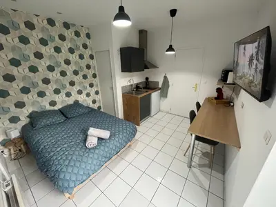 Cuisine ou kitchenette dans l'établissement Le studio du Port Boinot