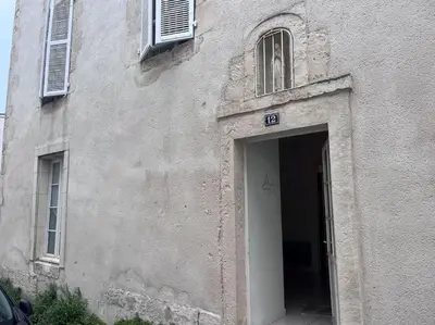 Plan de l'établissement Manon, 2 pièces, Wifi, coeur historique, calme, central