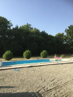Piscine de l'établissement L'Oree du Bois ou située à proximité