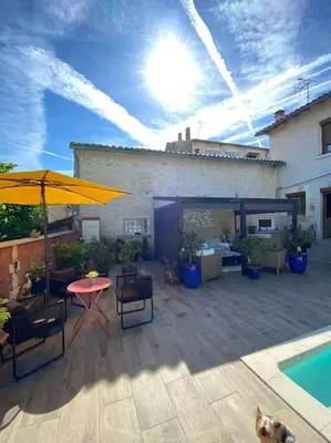 Piscine de l'établissement Studio paisible ou située à proximité