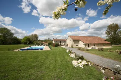Jardin de l'établissement Les gîtes de la Font