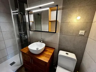 Salle de bains dans l'établissement Villa Océan- Vue imprenable sur la côte Atlantique