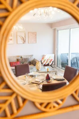 Coin salon dans l'établissement La Rochelle en famille - 5 personnes