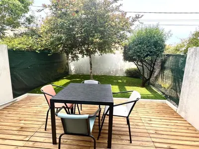 Jardin de l'établissement Appartement calme avec exterieur