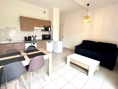 Cuisine ou kitchenette dans l'établissement Appartement calme avec exterieur