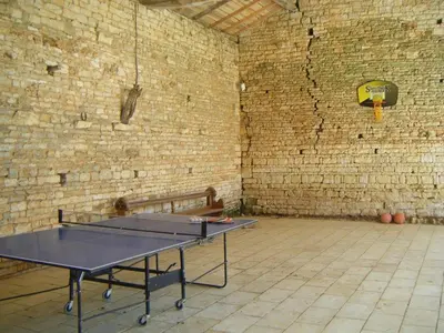 Tennis de table au sein de l'établissement Limort Farmhouse ou à proximité