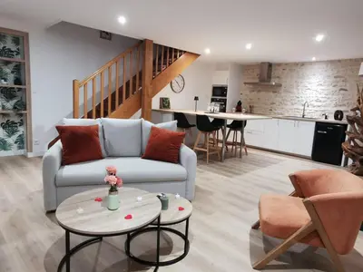 Cuisine ou kitchenette dans l'établissement Logis Hôtel Domaine du Vieux Porche