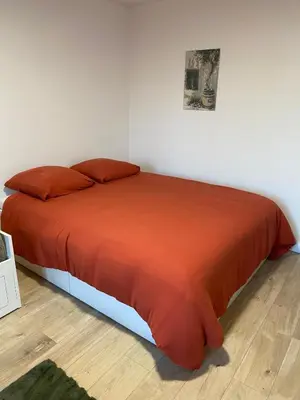 Un ou plusieurs lits dans un hébergement de l'établissement Chambre familiale indépendante avec salle de bain privée
