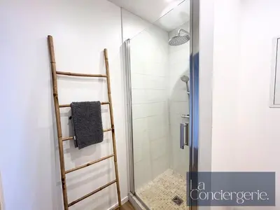 Salle de bains dans l'établissement Le Passage Poitevin-Poitiers-LaConciergerie
