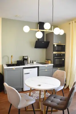 Cuisine ou kitchenette dans l'établissement Le paisible