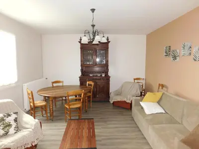 Coin salon dans l'établissement Gîte MMR 6 places avec cour clôturée