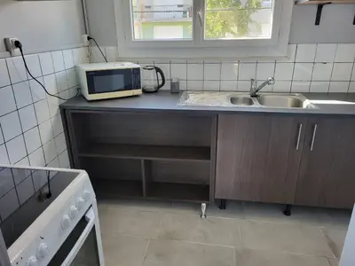 Cuisine ou kitchenette dans l'établissement Cognac