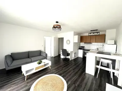 Cuisine ou kitchenette dans l'établissement Aigues Marines - Appartement spacieux avec parking et terrasse