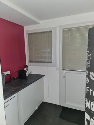 Cuisine ou kitchenette dans l'établissement Studio indépendant