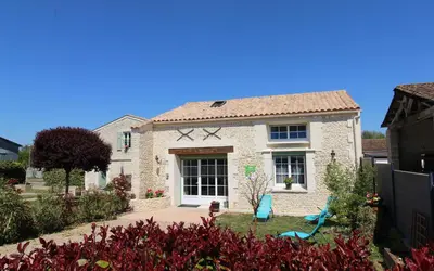 Jardin de l'établissement La Croix du Sud 20 allée de Candé 17138 Saint-XANDRE