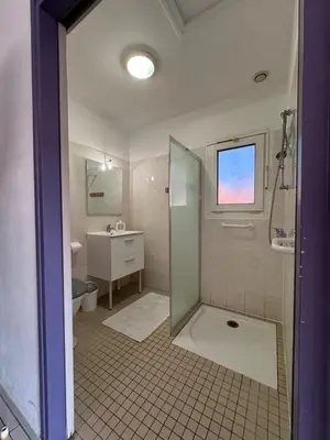 Salle de bains dans l'établissement Appartement Lilas - Résidence Kiwi
