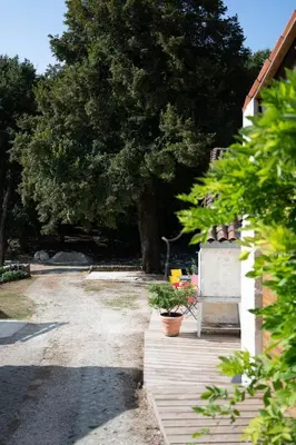 Jardin de l'établissement Les coteaux de Pilauzin - Gîtes Erable 4-6 pers et gite Tilleul 4-6 pers