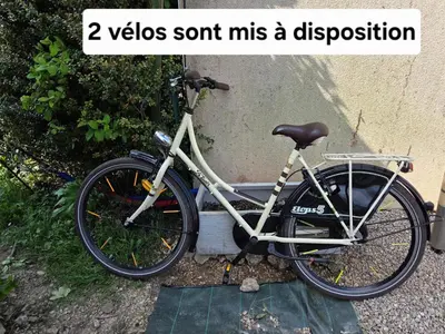 Vélo sur le terrain de l'établissement Gite Le Temps d une pause ou dans les environs
