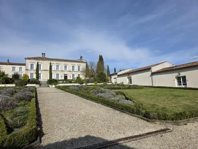 Jardin de l'établissement Le Logis