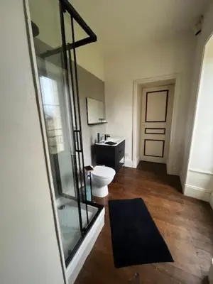 Salle de bains dans l'établissement Château de La Grange