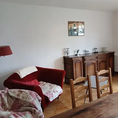 Coin salon dans l'établissement Gîte la maison du bonheur