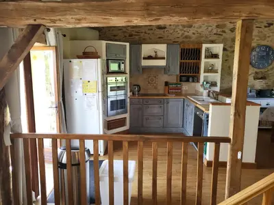 Cuisine ou kitchenette dans l'établissement Gites at Le Tilleul - Le Pommier
