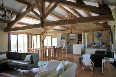 Cuisine ou kitchenette dans l'établissement Gites at Le Tilleul - Le Pommier