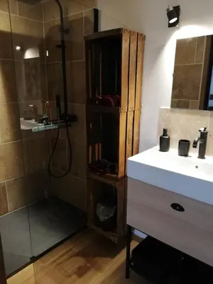 Salle de bains dans l'établissement Le logis du heron