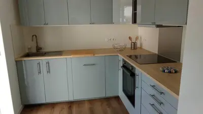 Cuisine ou kitchenette dans l'établissement Home in Niort