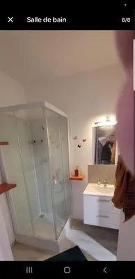 Salle de bains dans l'établissement Samsam
