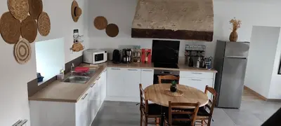 Cuisine ou kitchenette dans l'établissement campagne chaleureuse