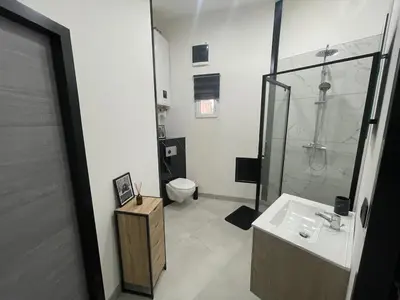 Salle de bains dans l'établissement Maison à la campagne au bord de la ville