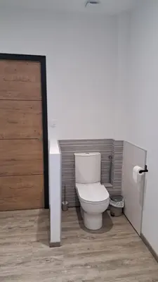 Salle de bains dans l'établissement Le Cerf au Bois Dormant