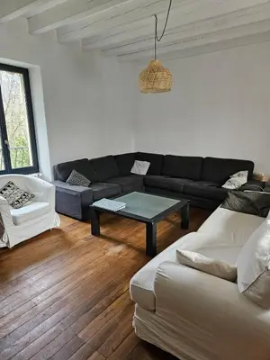 Coin salon dans l'établissement Maison spacieuse avec piscine sans vis à vis 8 pers