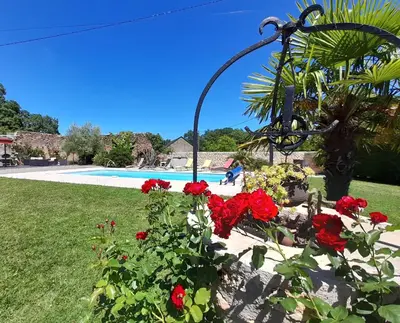 Piscine de l'établissement Villa de charme LA ROCHE AUX LIONS ou située à proximité