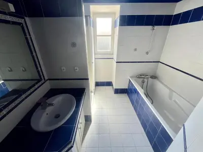 Salle de bains dans l'établissement L 'Églantine, Gîte 6 personnes