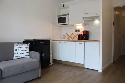 Cuisine ou kitchenette dans l'établissement Appt 2 pièces CHATELAILLON PLAGE - CL090-018