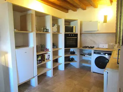 Cuisine ou kitchenette dans l'établissement Hermitage, Gites Villeblanche