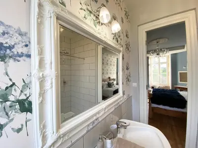 Salle de bains dans l'établissement La Montgrande Bed & Breakfast
