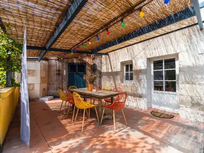 Terrasse ou espace extérieur de l'établissement LES FRANC ensemble de 2 gites qui en font un grand