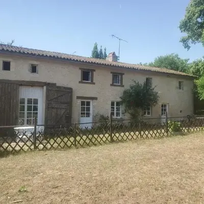 Maison spacieuse près du centre équestre