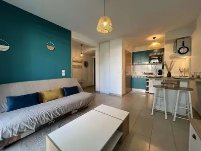 Cuisine ou kitchenette dans l'établissement Appartement T2 - LA ROCHELLE - LR910-012