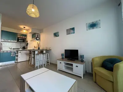 Cuisine ou kitchenette dans l'établissement Appartement T2 - LA ROCHELLE - LR910-012