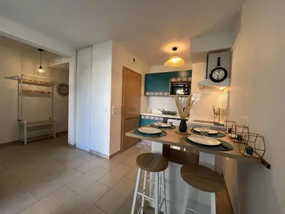 Cuisine ou kitchenette dans l'établissement Appartement T2 - LA ROCHELLE - LR910-012