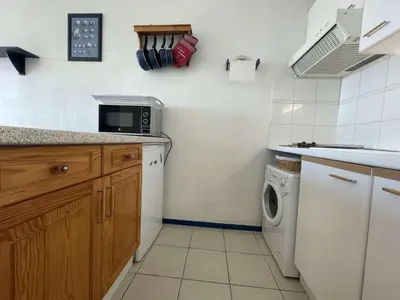 Cuisine ou kitchenette dans l'établissement Appt 1 pièce cabine - CHATELAILLON PLAGE - CL090-002