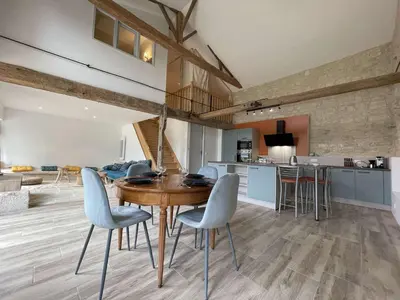 Cuisine ou kitchenette dans l'établissement Mais 2 pièces mezza DOMPIERRE SUR MER - LR000-004