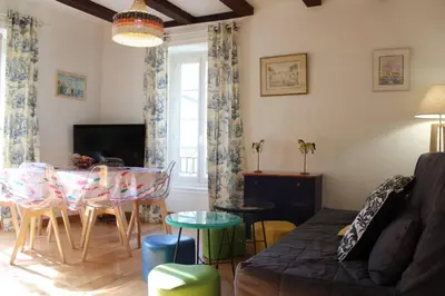 Télévision ou salle de divertissement dans l'établissement Appt 3 pièces LA ROCHELLE - LR180-030