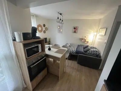 Un ou plusieurs lits dans un hébergement de l'établissement Appartement moderne Wifi Fibre et Parking privé gratuit avec balcon et ascenseur