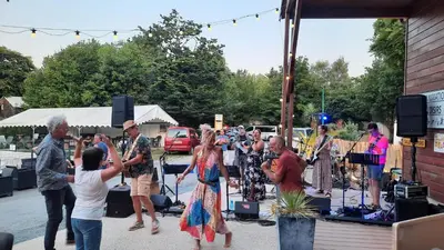 Clients de l'établissement Camping Le Moulin des Effres